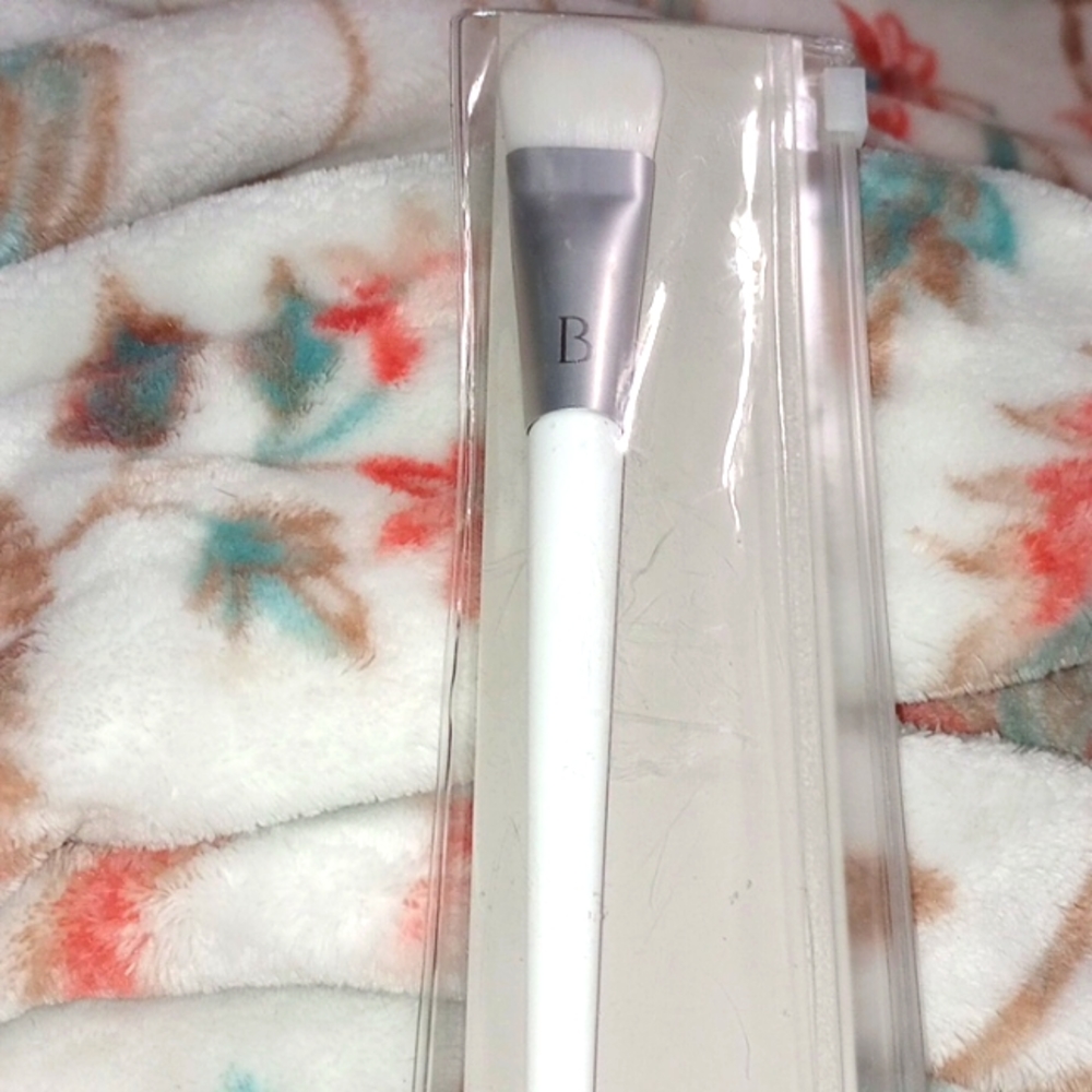 Mask brush